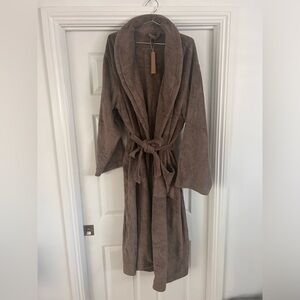 SKIMS brown terry long robe. Brand new, with tags. never worn. Size XL.